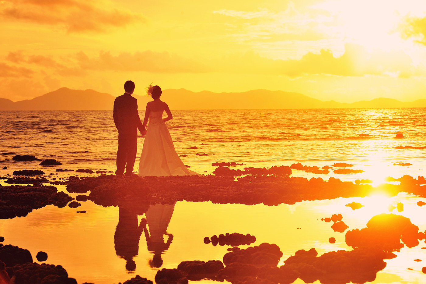 sunset wedding photo krabi thailand