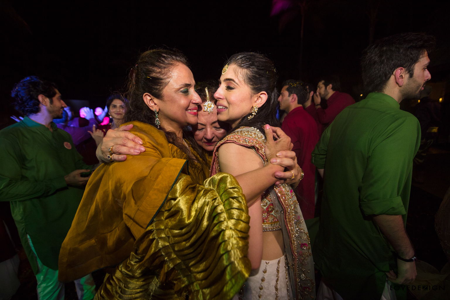 indian wedding photographer, indian wedding destination in Thailand, Ritz Carlton Samui, Indian wedding photo, lovedezign photography, Indian wedding photo in Thailand 
