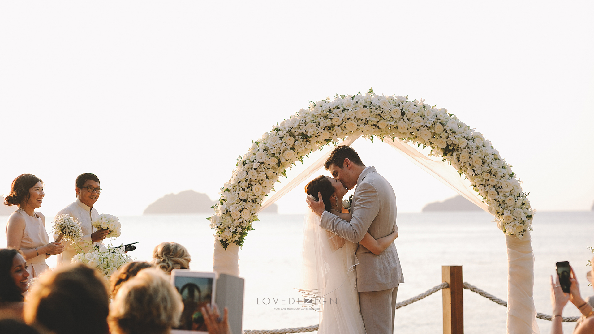 wedding photo at Conrad Samui, wedding destination in Thailand