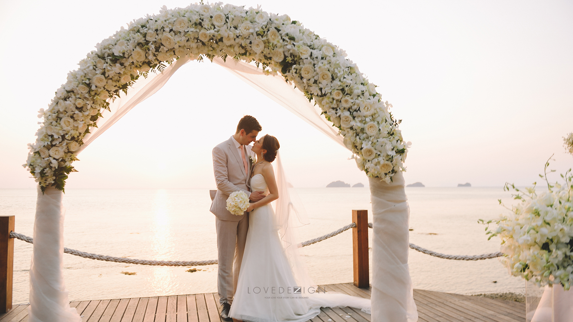 wedding photo at Conrad Samui, wedding destination in Thailand