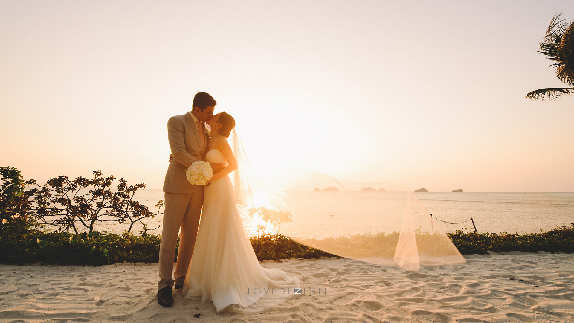 wedding photo at Conrad Samui, wedding destination in Thailand